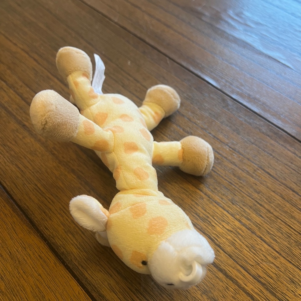 Wubbanub giraffe pacifier holder - Picture 2 of 2